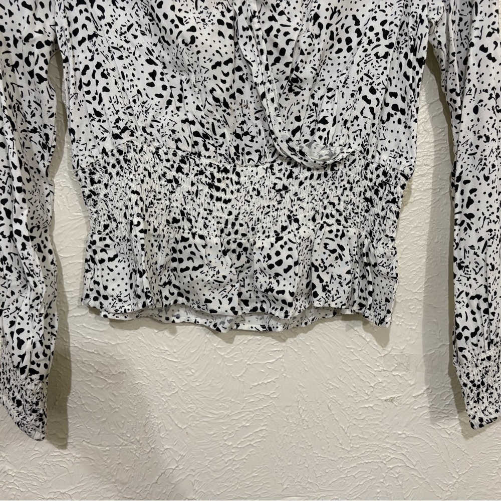 Japna Black and White long sleeves  Patterned Blouse elastic waist - Picture 5 of 7